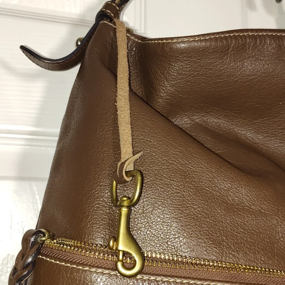Brown Dooney and Bourke Dillen Pocket Sac Brown Leather Bag - Picture 10 of 15